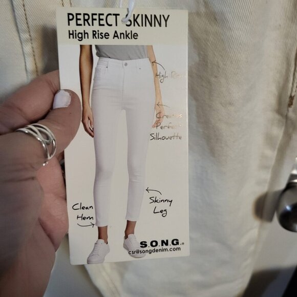 SOLD - Picture 4 of 8